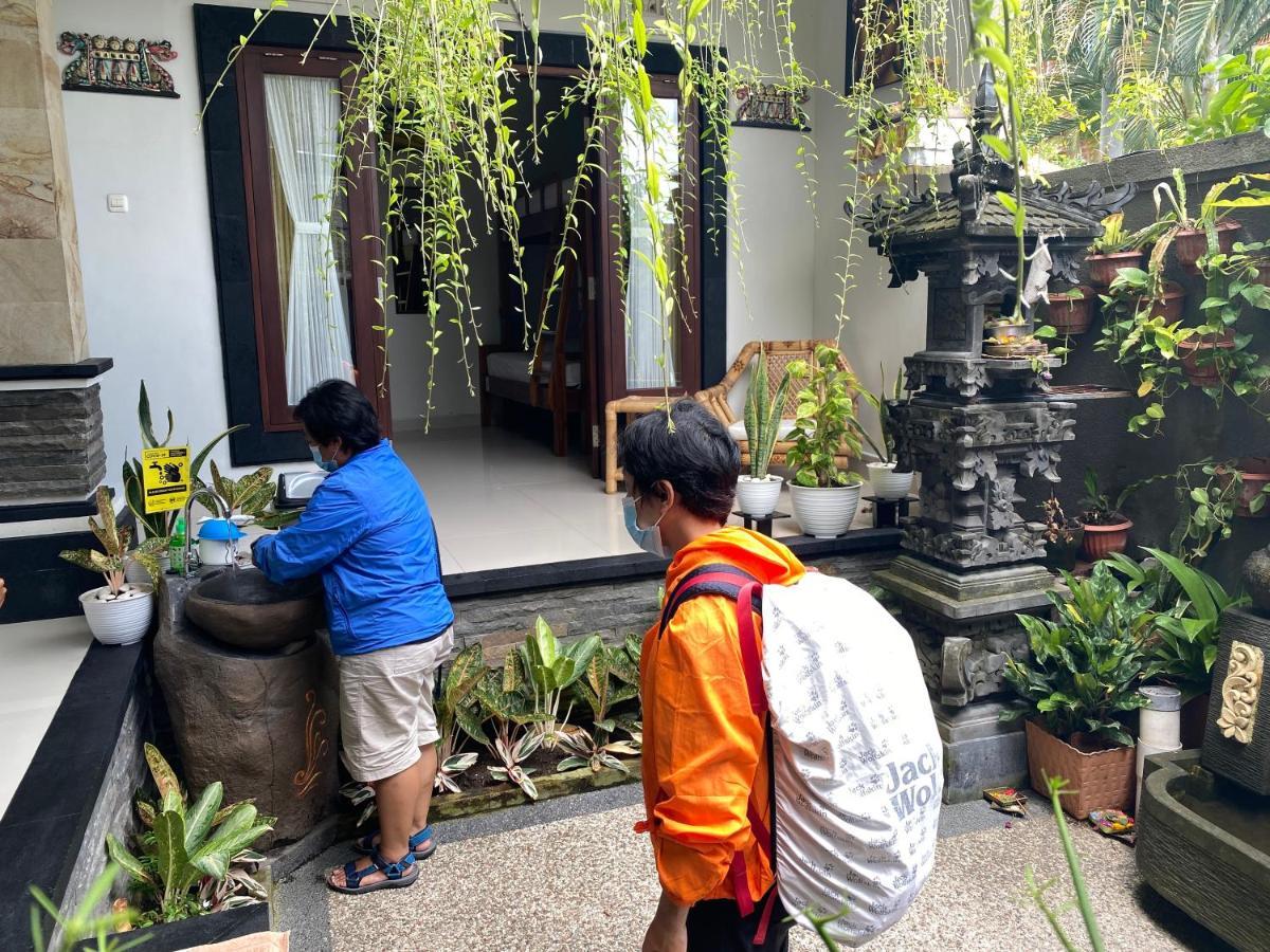 Suwardika Homestay & Dormitory Санур Экстерьер фото