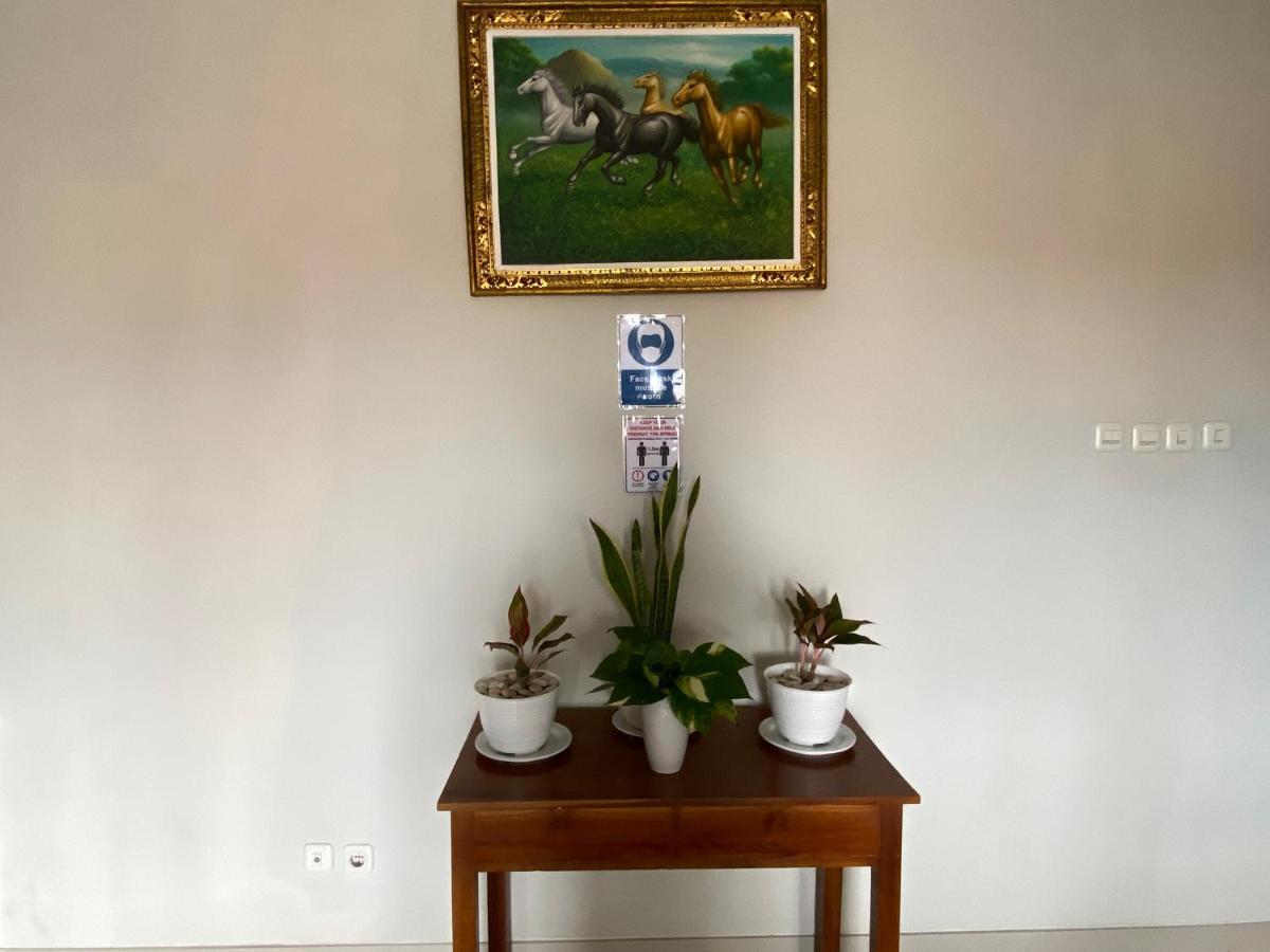 Suwardika Homestay & Dormitory Санур Экстерьер фото
