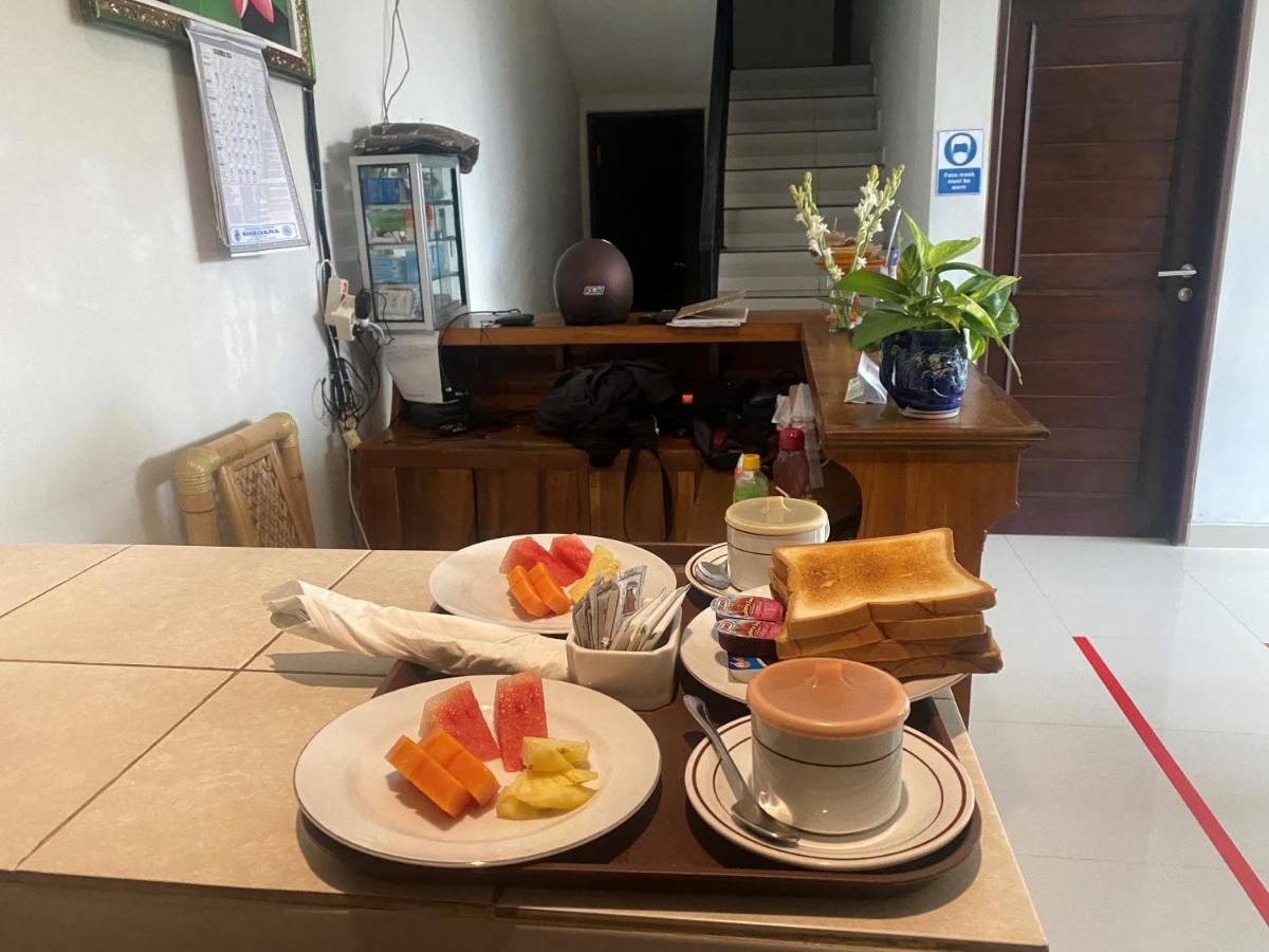 Suwardika Homestay & Dormitory Санур Экстерьер фото