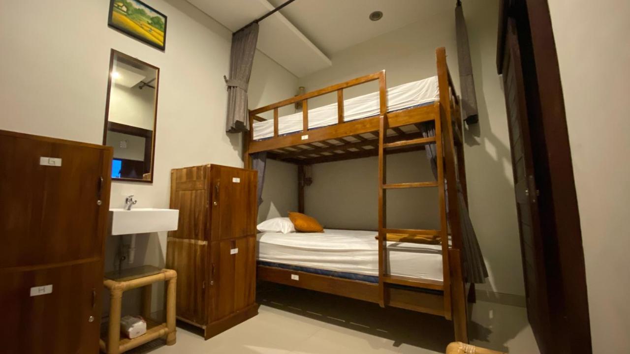 Suwardika Homestay & Dormitory Санур Экстерьер фото