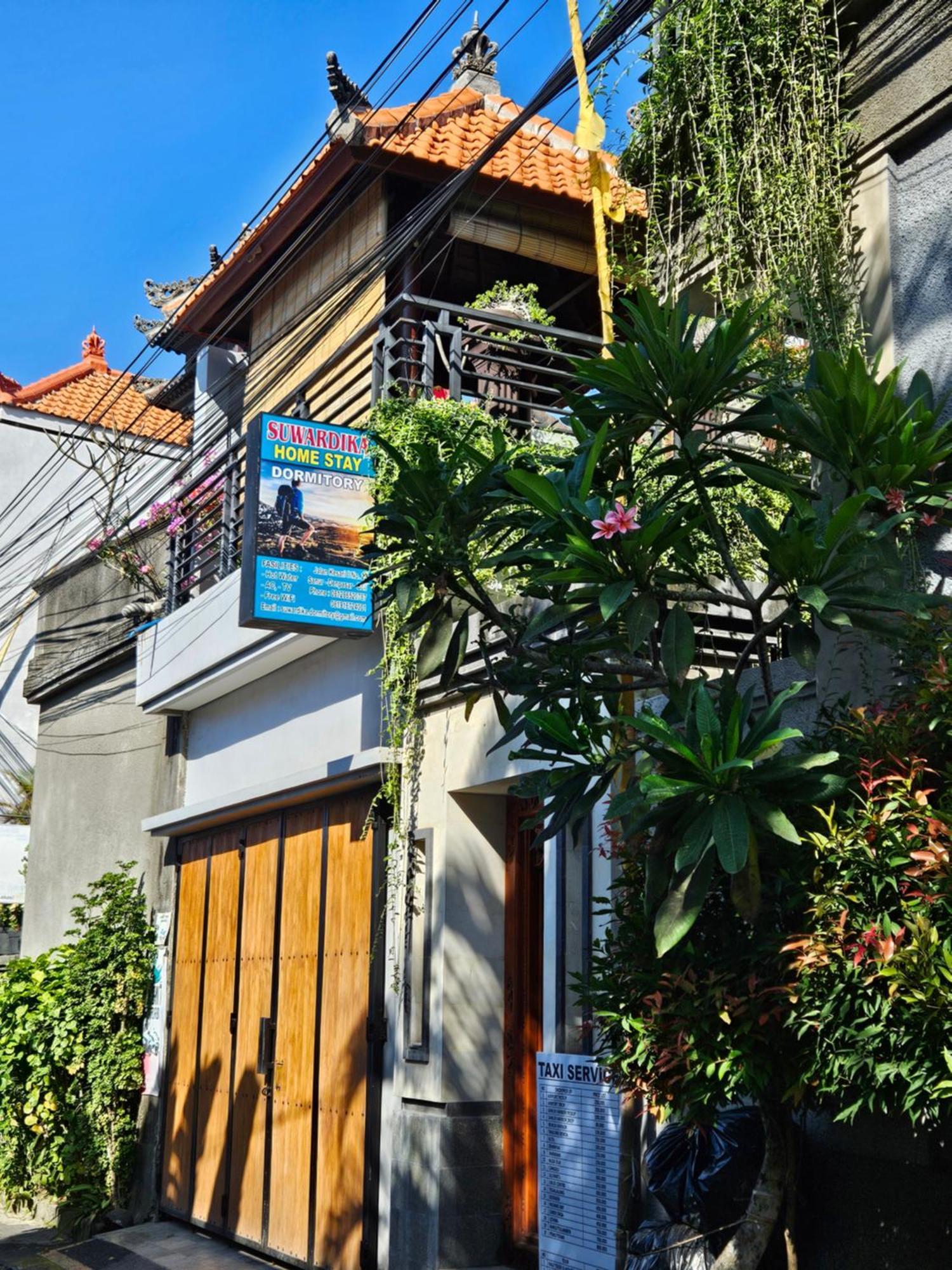Suwardika Homestay & Dormitory Санур Экстерьер фото